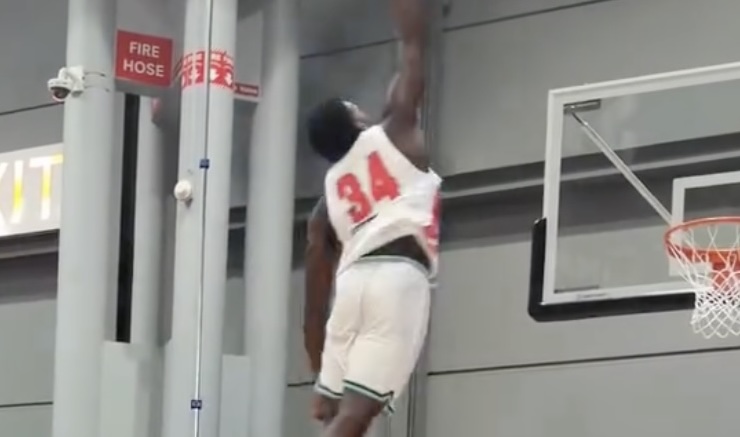 New World Record? Darius Clark’s 53″ Vertical Leap Has the Comments Debating